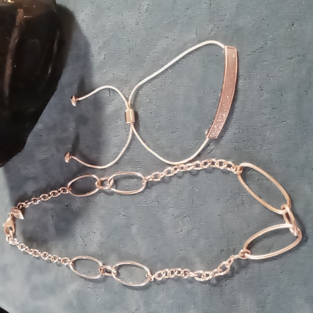 Chaps collar necklace 16 inches long with a  silver tone pull chain braclet